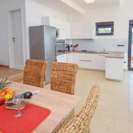 Andrea By Interhome 트로기르